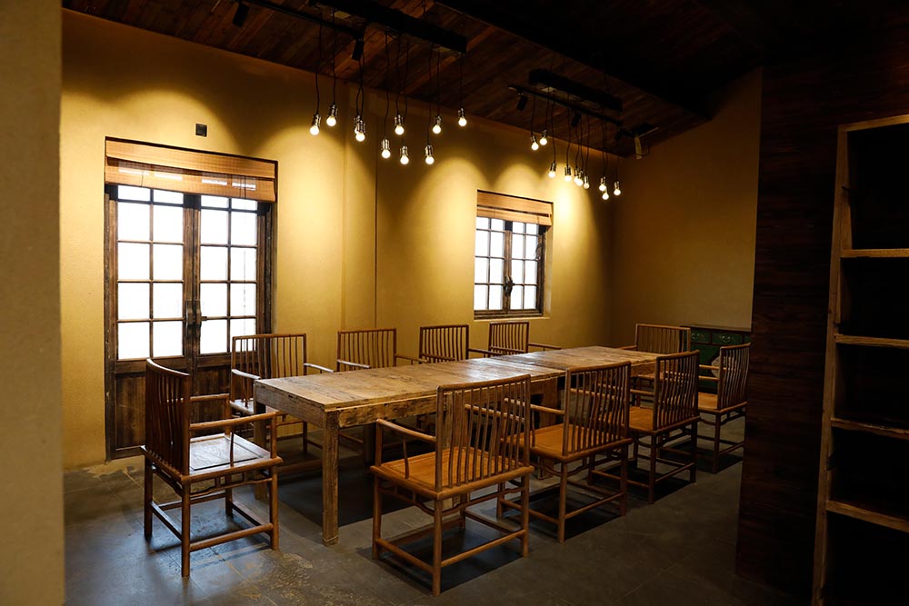 实木家具工厂 老榆木家具 老门板家具 仿古做旧家具 实木家具工厂 老榆木家具 老门板家具 仿古做旧家具